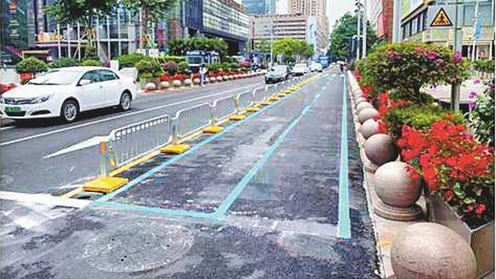 非機動車該向誰“要”路權(quán)？